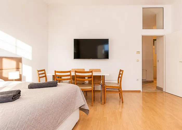 3br With Location In For Long Vienna