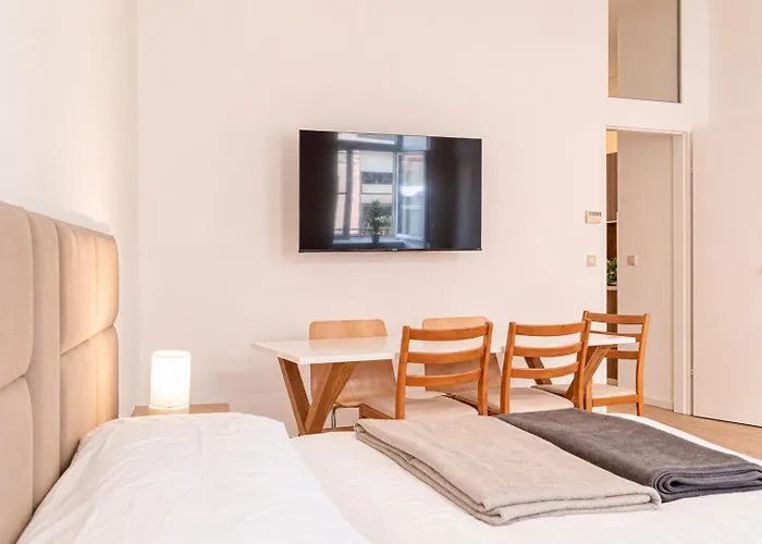3br With Location In For Long Apartment Vienna